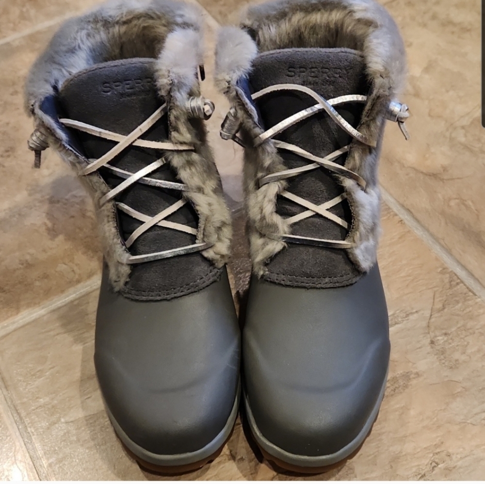 Sperry womens maritime repel suede fuzzy boots SO CUTE size 7.5 womens grey😍🩶